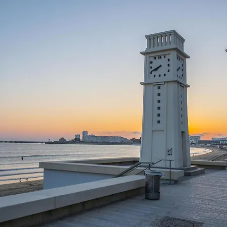 Face Ocean : T3 Au 9eme Avec Balcon-terrasse, Centre Et Ville, Confort - Fr-1-92-645 * Les Sables-d'Olonne