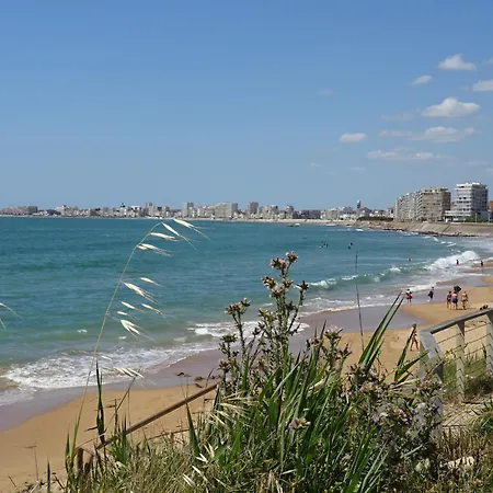 Face Ocean : T3 Au 9eme Avec Balcon-terrasse, Centre Et Ville, Confort - Fr-1-92-645 * Les Sables-d'Olonne