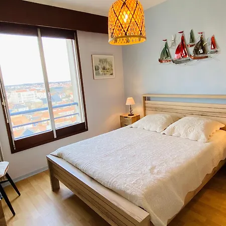 Face Ocean : T3 Au 9eme Avec Balcon-terrasse, Centre Et Ville, Confort - Fr-1-92-645 Apartment *