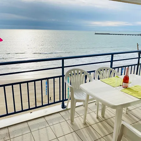 Apartment Face Ocean : T3 Au 9eme Avec Balcon-terrasse, Centre Et Ville, Confort - Fr-1-92-645 Les Sables-d'Olonne