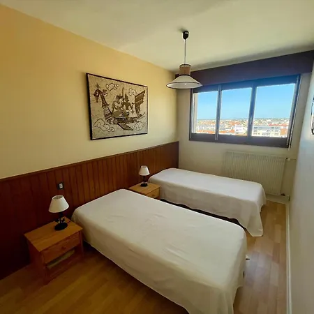 Face Ocean : T3 Au 9eme Avec Balcon-terrasse, Centre Et Ville, Confort - Fr-1-92-645 Appartement Les Sables-dʼOlonne