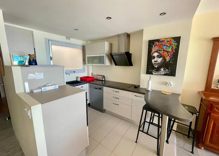 Face Ocean : T3 Au 9eme Avec Balcon-terrasse, Centre Et Ville, Confort - Fr-1-92-645 公寓 *